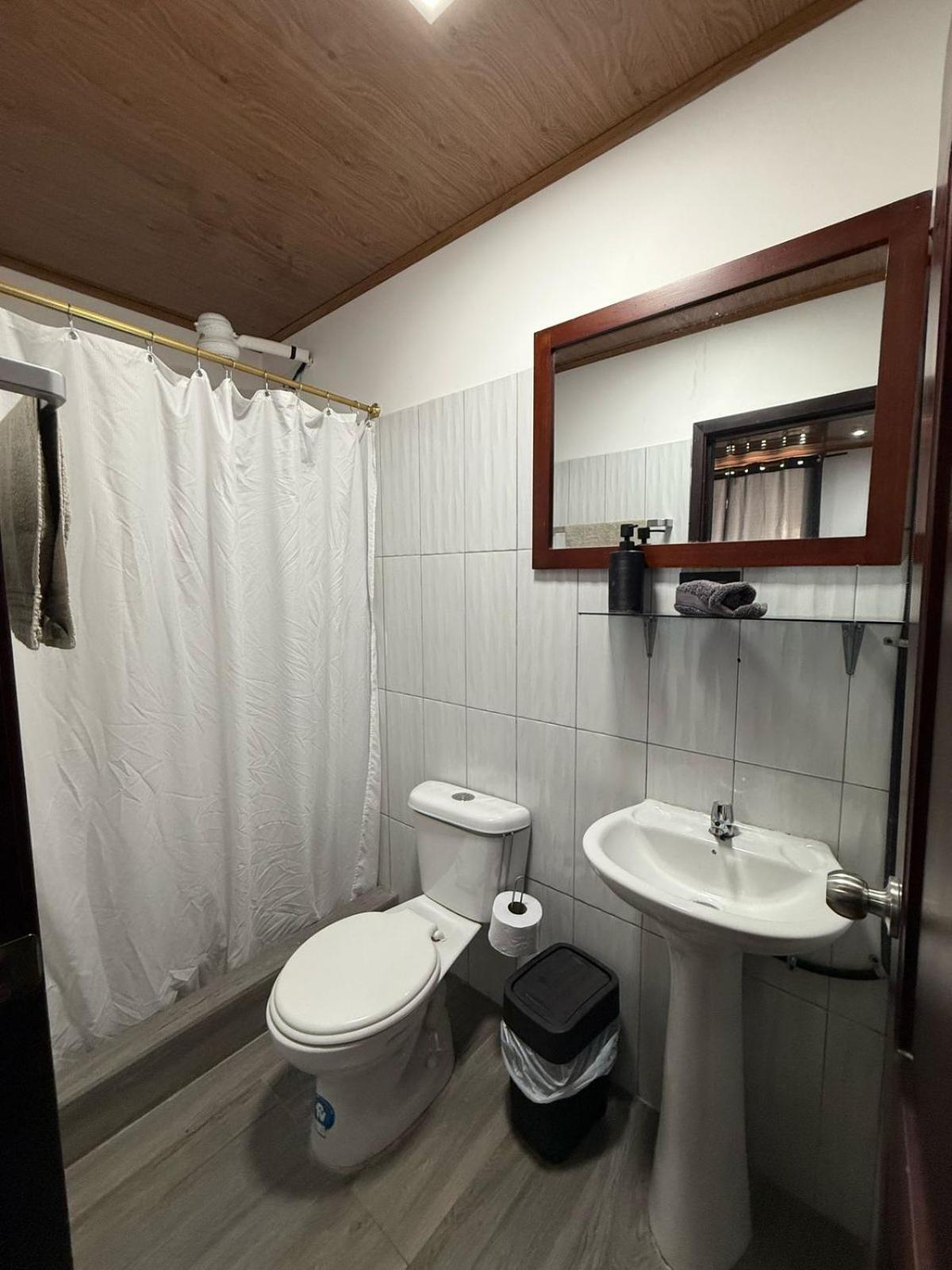 Bunker593 Inn Тена Экстерьер фото